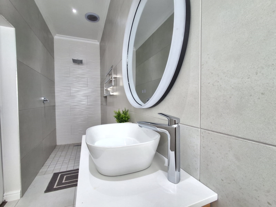 4 Bedroom Property for Sale in Stilbaai Oos Western Cape